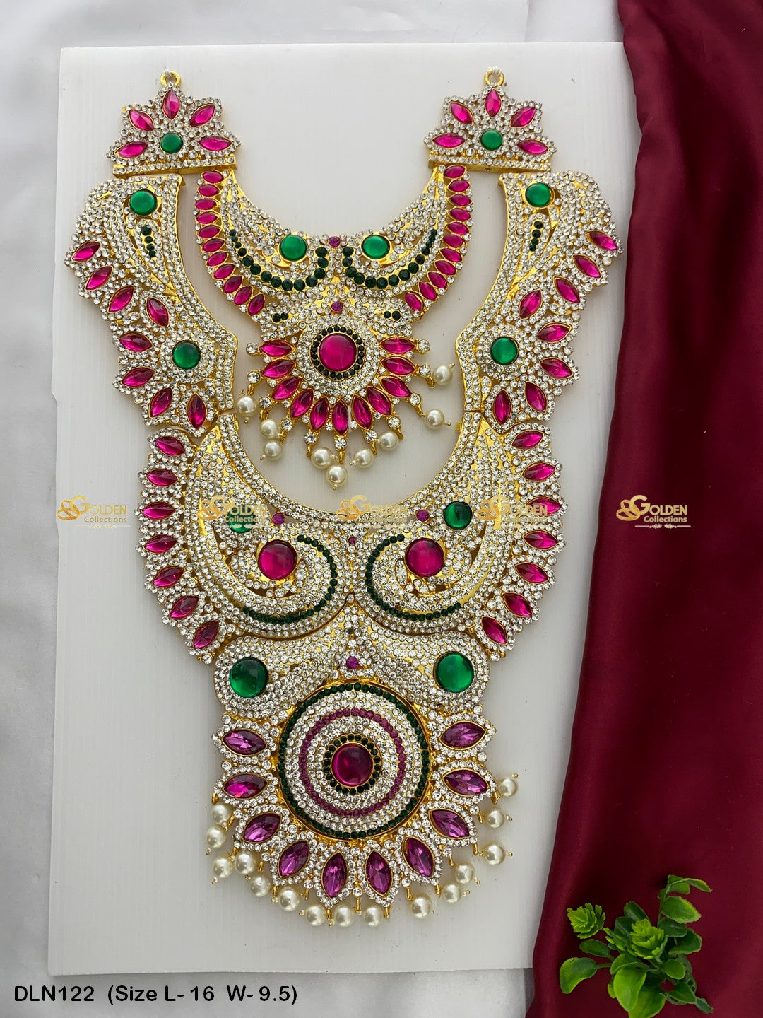 Goddess Lakshmi Divine Jewellery Set Size: 16 X 9, Color: Multi, Style: Chest Image 1