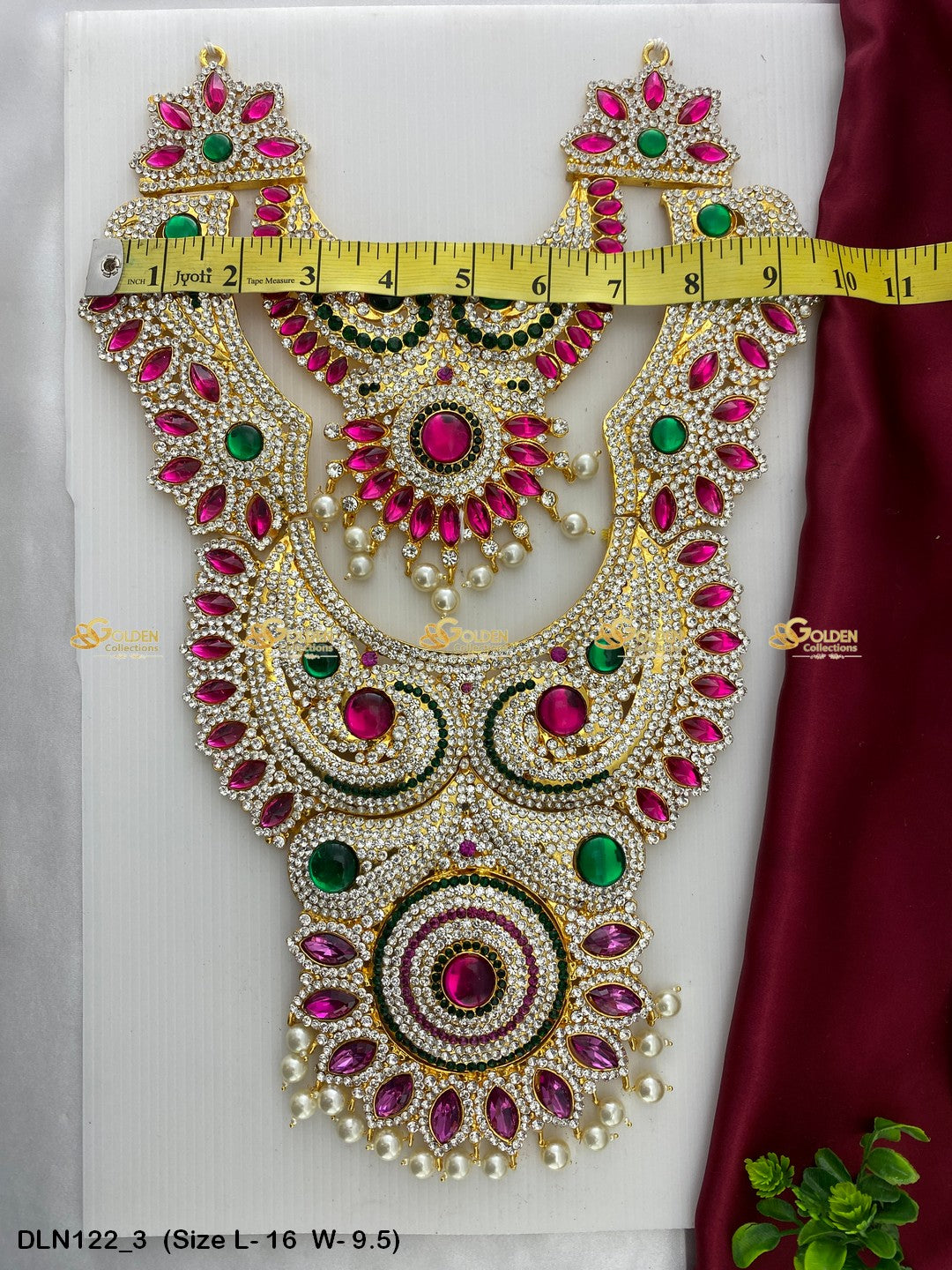 Goddess Lakshmi Divine Jewellery Set Size: 16 X 9, Color: Multi, Style: Chest Image 3