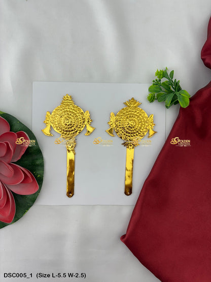 Vishnus Shankha Chakra Pair Traditional Brass Stone Decor Size: 5.5 x 2.5, Color: Gold, Style: Shank Chakra Image 1