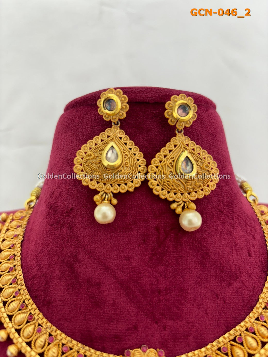 Artificial Necklace Set : Short Costume Jewellery Golden Collections 3