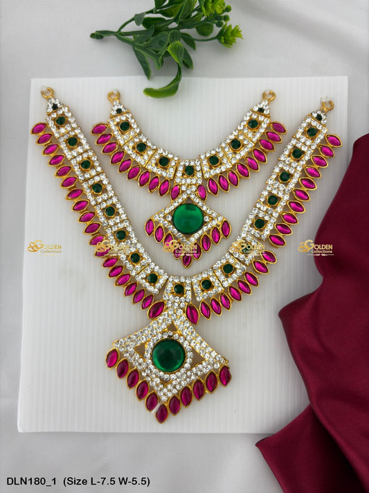 Traditional Goddess Lakshmi Jewellery Size: 7.5 X 5.5, Color: Multi, Style: 2 Step Image 1